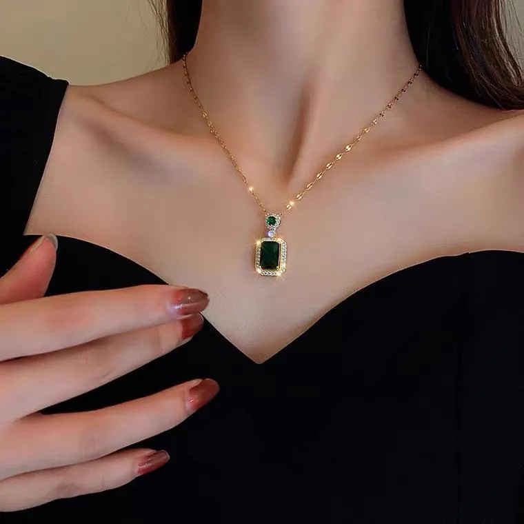 Black Stone Pendant Necklace
