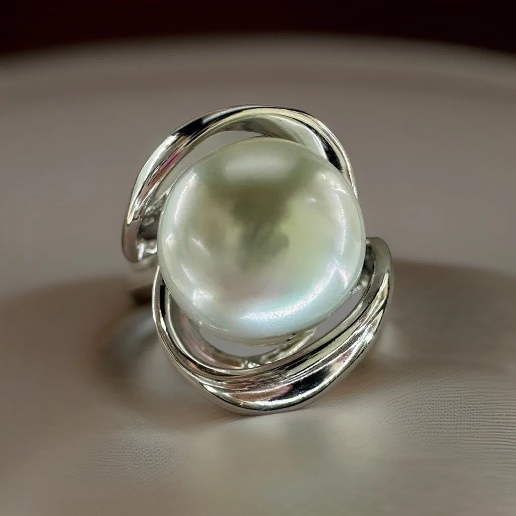 Broome Pearl 9ct White Gold Twisted Ring