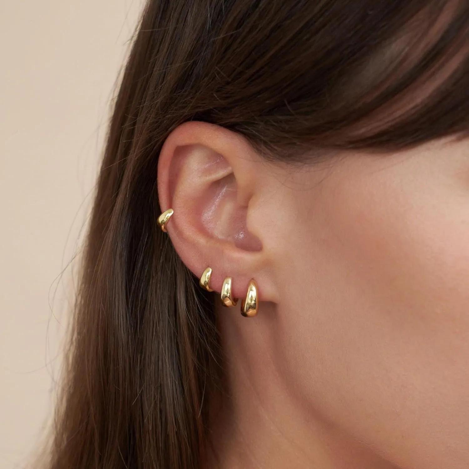 CHESKY 4 Pairs Gold Hoop Earrings Set for Women Trendy, Chunky Huggie Hoop Earrings 14K Gold Filled/Silver Hypoallergenic Small Thick Cartilage Hoop Earrings Stack for Multiple Piercing Gold Jewelry