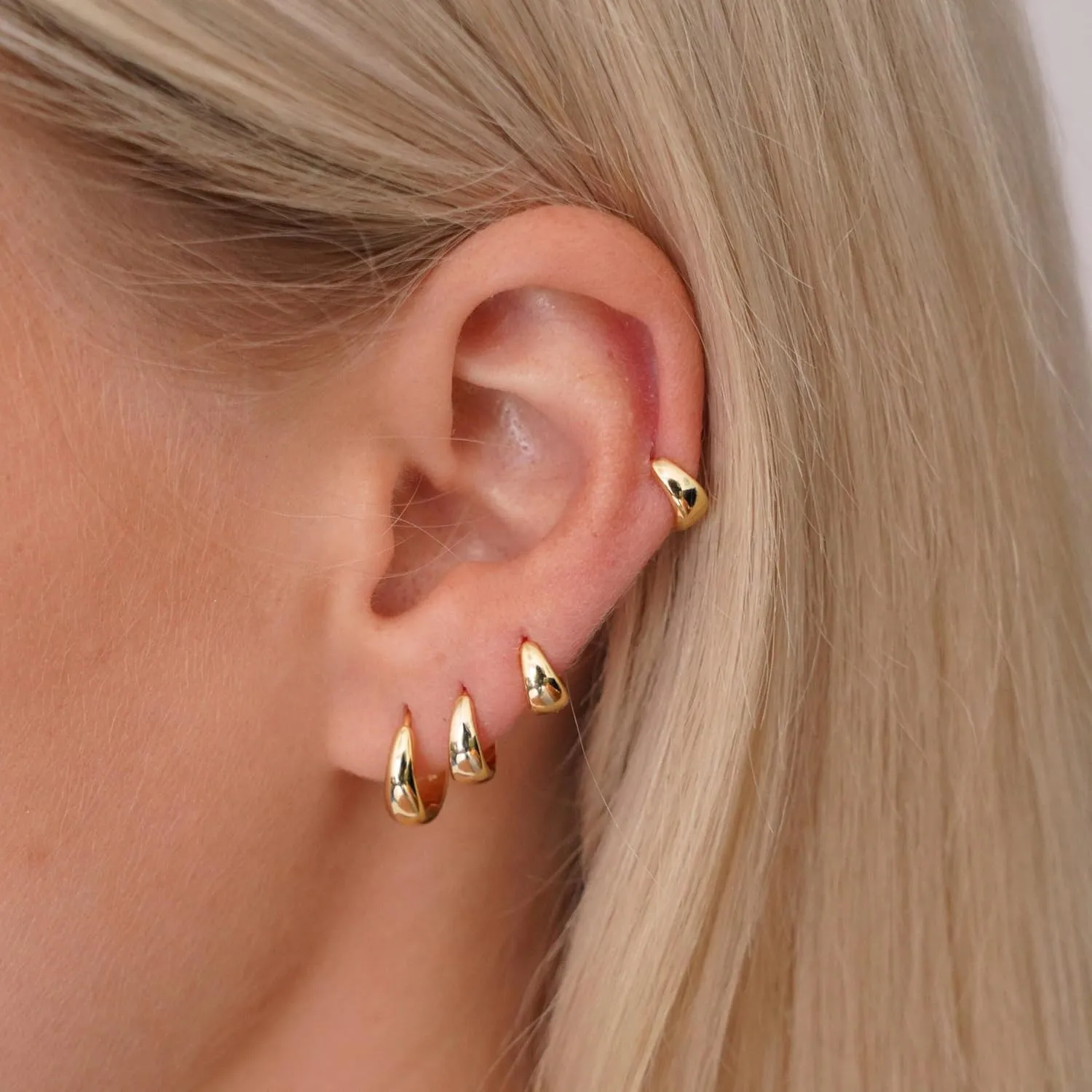 CHESKY 4 Pairs Gold Hoop Earrings Set for Women Trendy, Chunky Huggie Hoop Earrings 14K Gold Filled/Silver Hypoallergenic Small Thick Cartilage Hoop Earrings Stack for Multiple Piercing Gold Jewelry