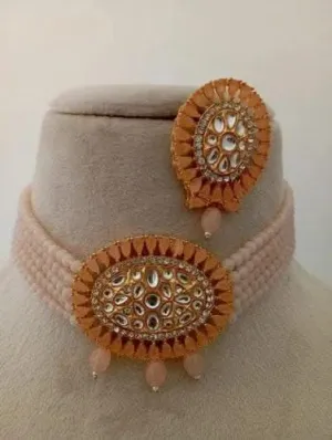 Chokar kundan necklace with earrings (White)