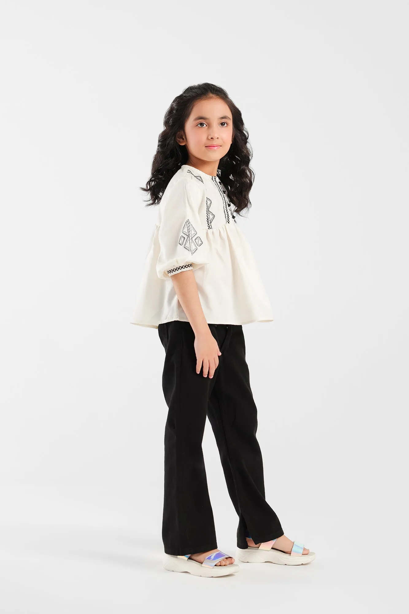 EMBROIDERED TOP (E0776/301/005)