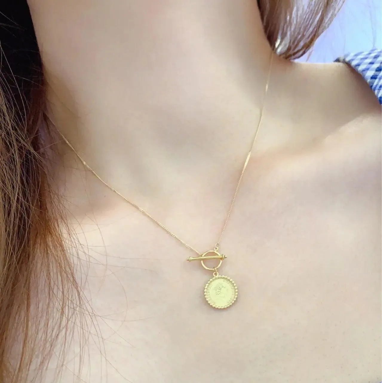 Gold Retro Round Necklace