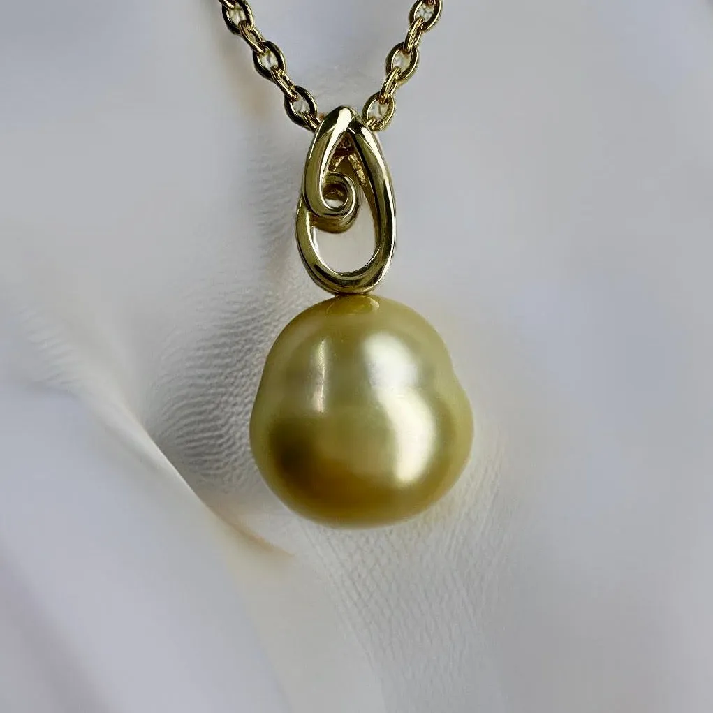 Golden South Sea Circle Pearl 9ct Pendant