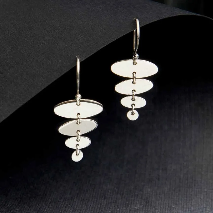 Graduated Oval Dangle Earrings