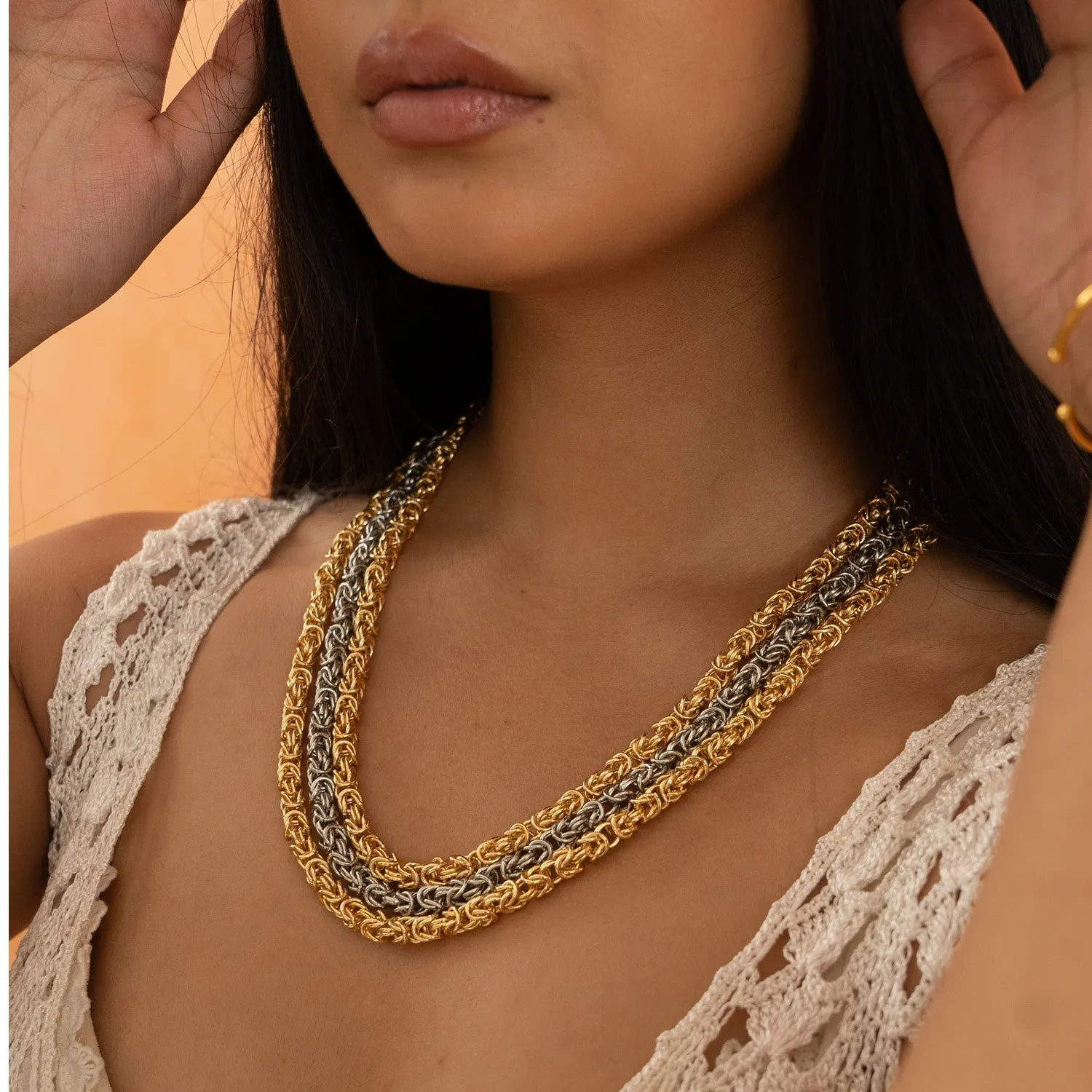 SINNA LAYERED NECKLACE