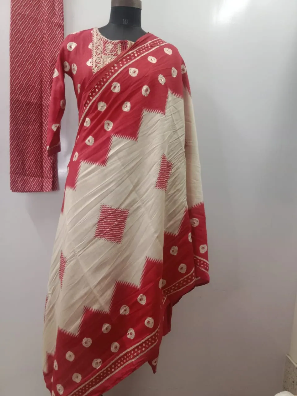 Trendy Pink Nyra Cut Full Set
