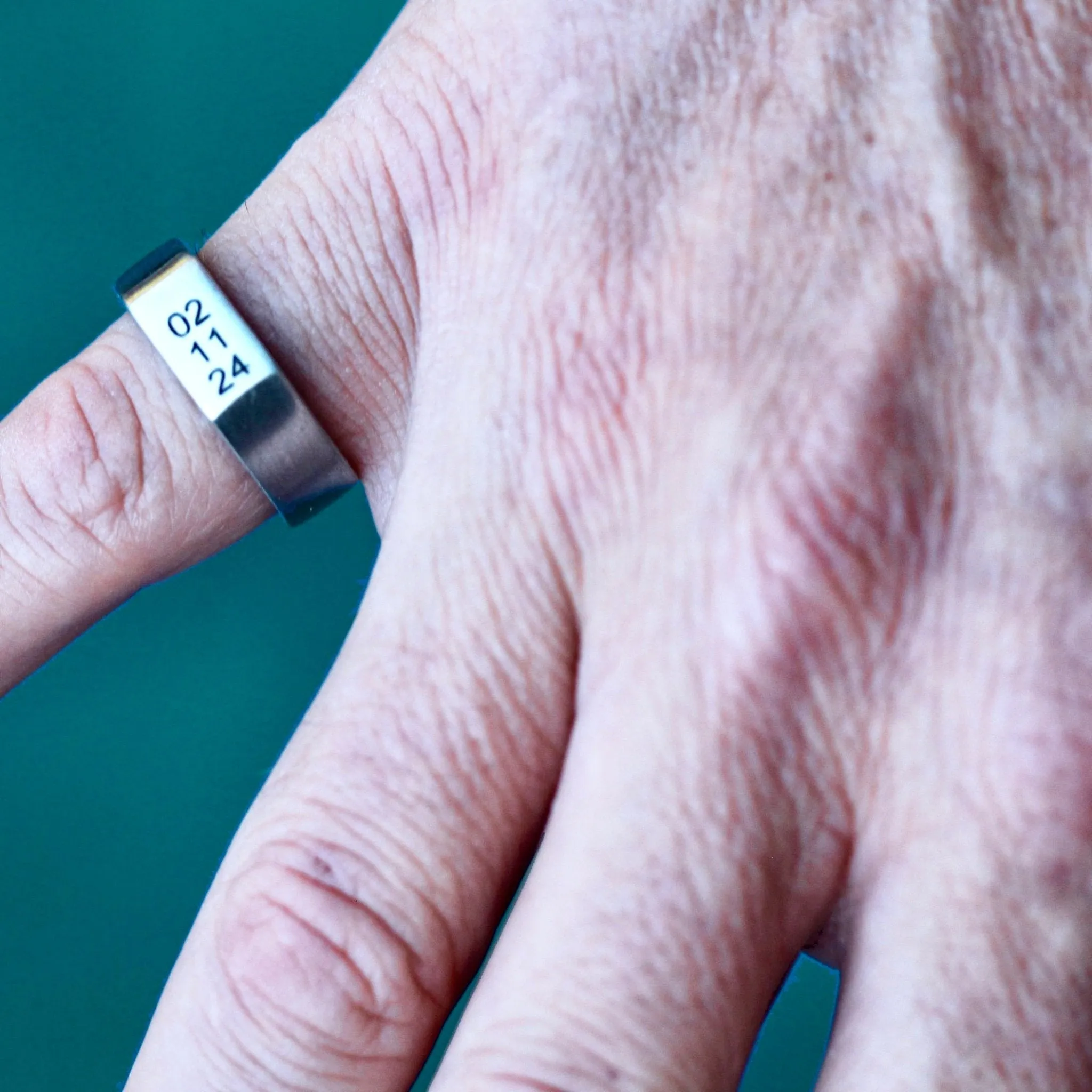 Whiskey Ring | Date